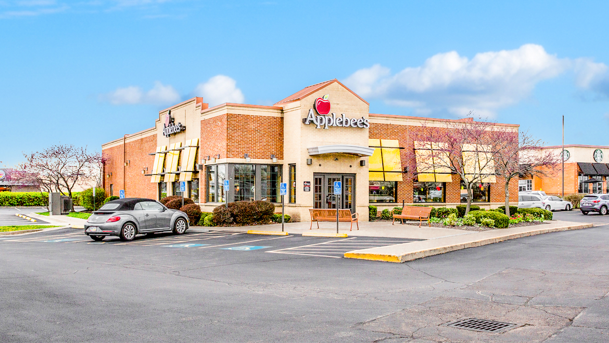 10 - 0561 Applebees - West Chester, OH-24