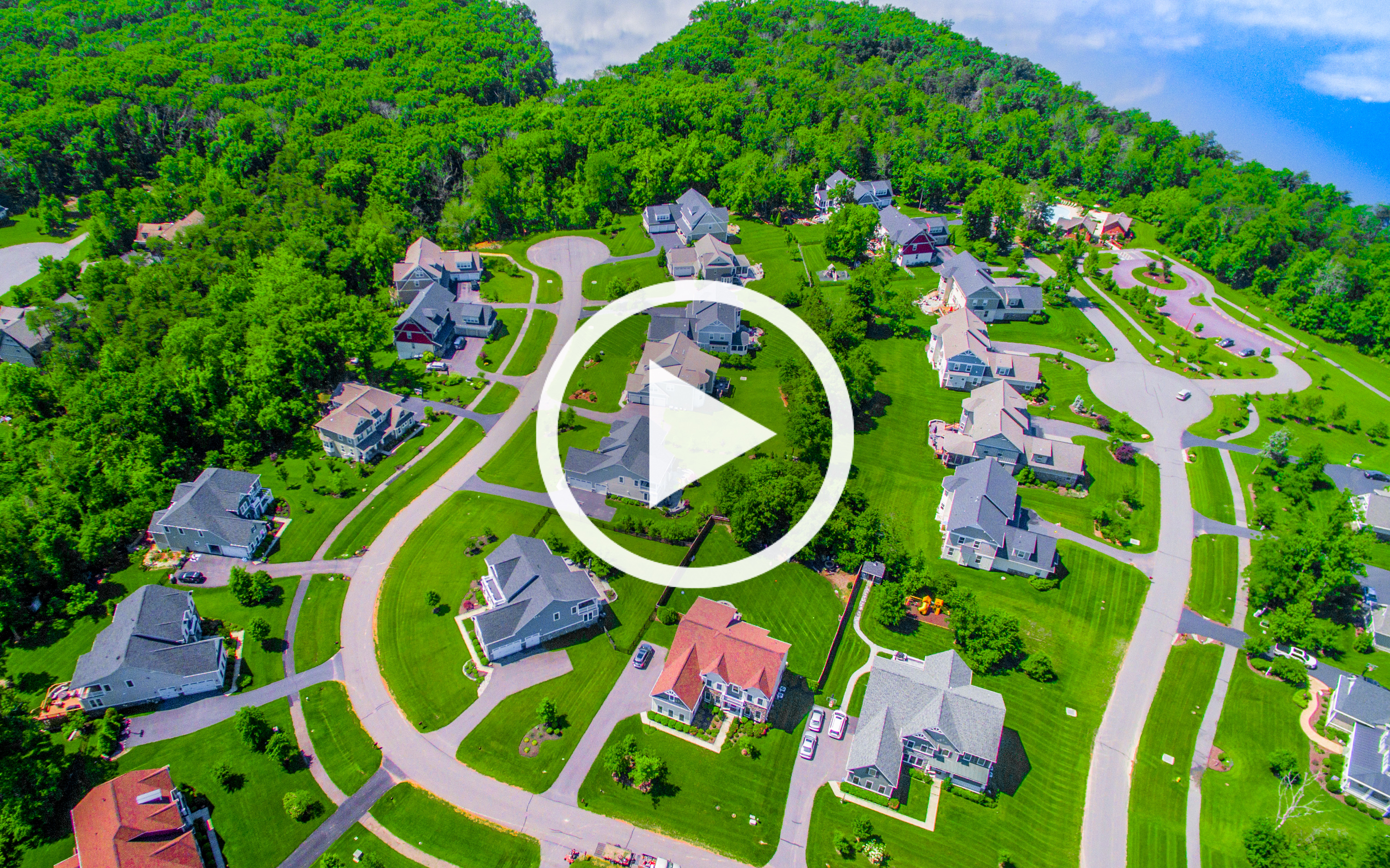 Drone Videos vs. Standard Photos for Online Advertising